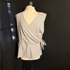 Ann Taylor Sleeveless Wrap Top in Light Gray Plaid